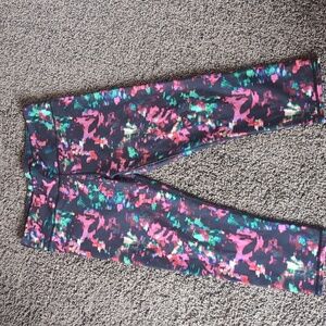 Fabletics workout leggings capri length